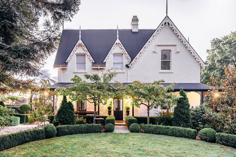 The Stable Lofts - New Castle Holiday 2