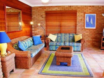 Illawong Apartments - New Castle Holiday 6