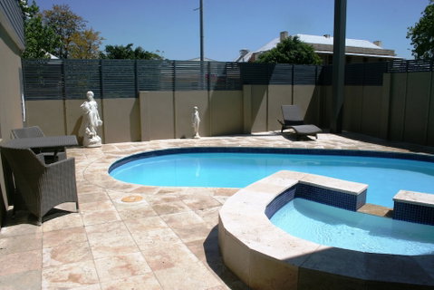 Noah's Mid City Motor Inn - New Castle Holiday 3