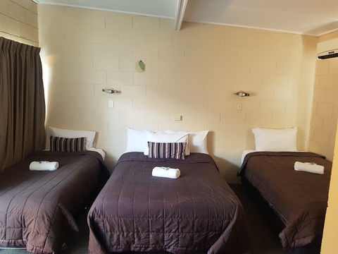 Windsor Hotel Dalby - New Castle Holiday 1