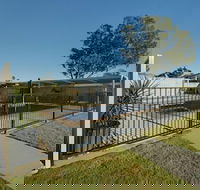 DBJ Holiday Units - New Castle Holiday