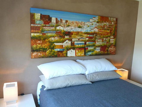 Montgomery Apartments - New Castle Holiday 5