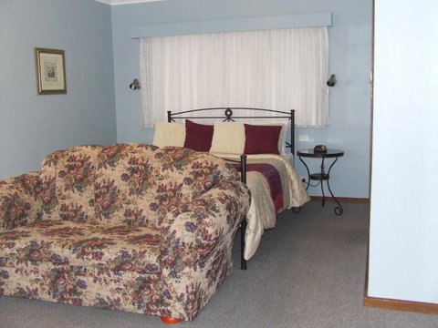 Beachport Motor Inn - New Castle Holiday 2