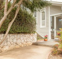 Buoys On Queens - New Castle Holiday