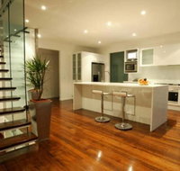 Ticies by the Sea - New Castle Holiday