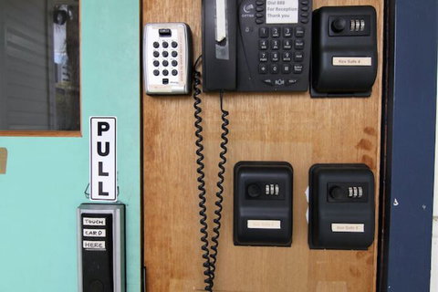 Some Rooms Backpacker - New Castle Holiday 2