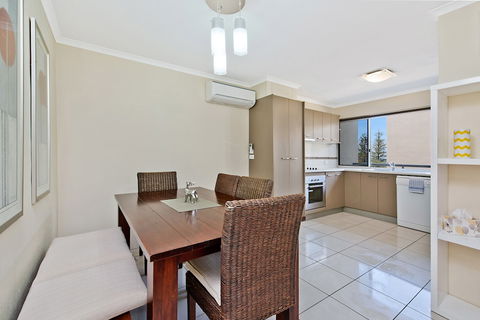 Joanne Apartments - New Castle Holiday 2