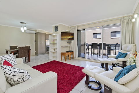Joanne Apartments - New Castle Holiday 4