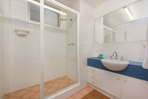Joanne Apartments - New Castle Holiday 1