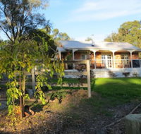 Honeyeater Cottage - New Castle Holiday