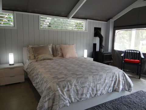 Eumundi Yacht Club B & B - New Castle Holiday 1