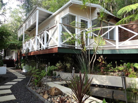 Eumundi Yacht Club B & B - New Castle Holiday 6