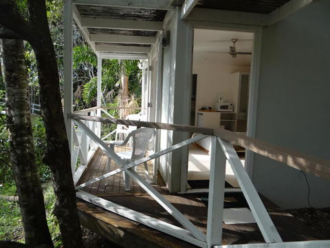 Eumundi Yacht Club B & B - New Castle Holiday 3