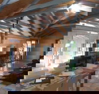 Treetops Accommodation Montville - New Castle Holiday