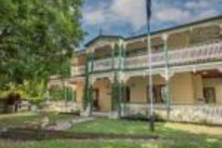 Brisbane QLD New Castle Holiday