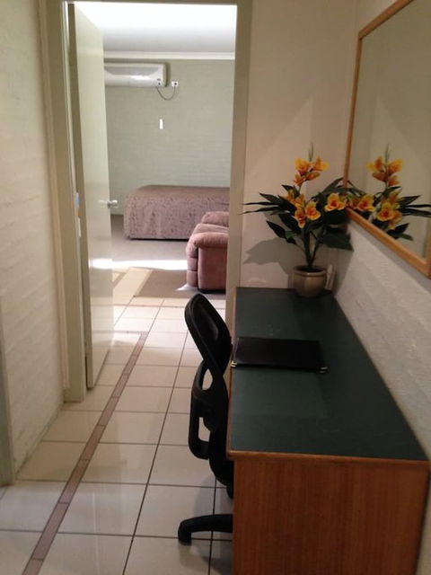 Francis Phillip Motor Inn - New Castle Holiday 6