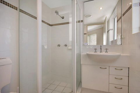 Le Beach Apartments - New Castle Holiday 6
