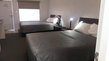 Gunnedah Lodge Motel - New Castle Holiday 4