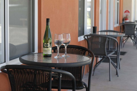 Gunnedah Lodge Motel - New Castle Holiday 1