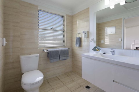 Gunnedah Lodge Motel - New Castle Holiday 2