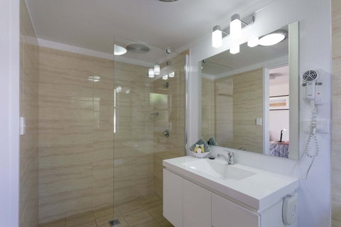 Gunnedah Lodge Motel - New Castle Holiday 5