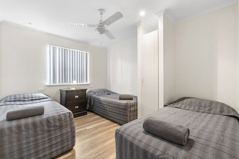 Central Caravan Park - New Castle Holiday 7