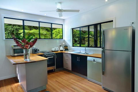 Misty Mountains Rainforest Retreat - New Castle Holiday 6
