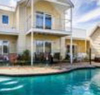 Seaside Spa Retreat - New Castle Holiday
