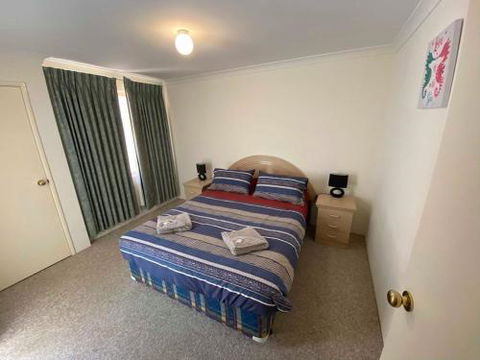 Port Bouvard Beach Holiday Home Mandurah - New Castle Holiday 3