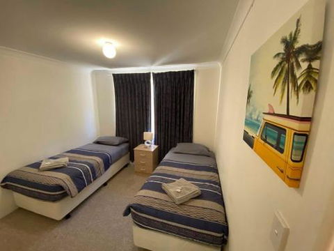 Port Bouvard Beach Holiday Home Mandurah - New Castle Holiday 4