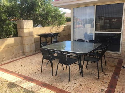 Port Bouvard Beach Holiday Home Mandurah - New Castle Holiday 2