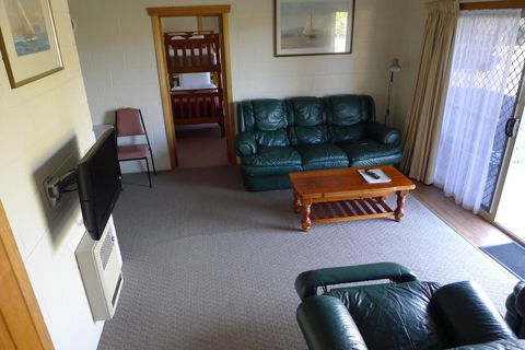 Willaway Motel Apartments - New Castle Holiday 6