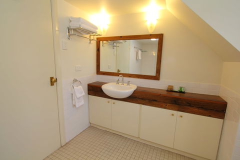 Fitzroy Inn Historic Retreat - New Castle Holiday 3