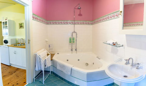 Shelton-Lea B&B - New Castle Holiday 4