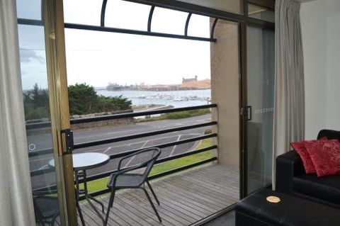 Accommodation Portland Victoria - New Castle Holiday 3