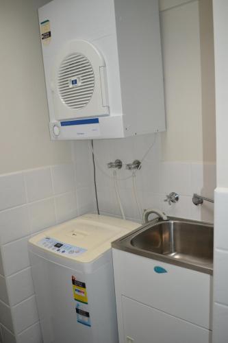Accommodation Portland Victoria - New Castle Holiday 1