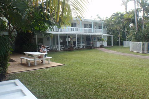 Absolute Backpackers Mission Beach - New Castle Holiday 0