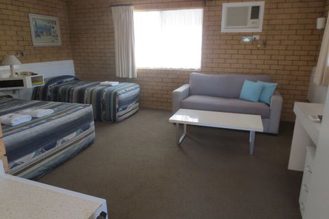 Aspley Pioneer Motel - New Castle Holiday 3