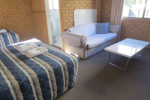 Aspley Pioneer Motel - New Castle Holiday 5