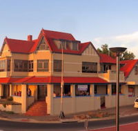 McCloud House - New Castle Holiday