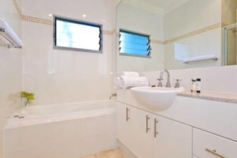 Blue Waters Views - New Castle Holiday 7