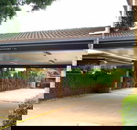 A Raceview Motor Inn - New Castle Holiday