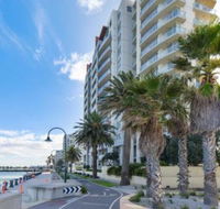 Beachside Port Melbourne - New Castle Holiday