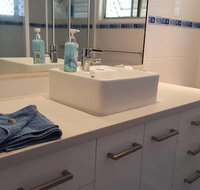 Beachside Bed  Breakfast - New Castle Holiday