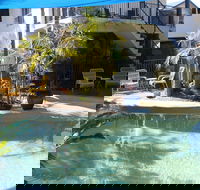 Salamander Beach Accommodation Adults Only - New Castle Holiday