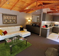 Mirkwood Forest Self contained Spa Cottages - New Castle Holiday