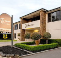 Tea House Motor Inn - New Castle Holiday