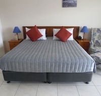 Airlie Court Units - New Castle Holiday