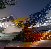 Inn the Tuarts Guest Lodge Busselton - New Castle Holiday