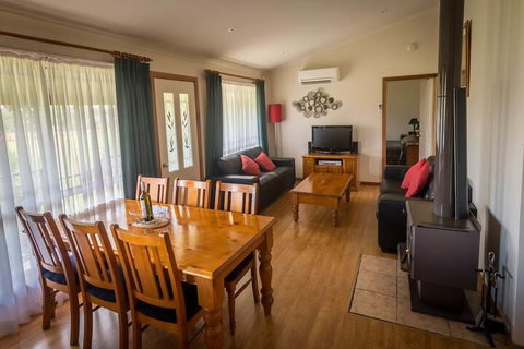 Cottages On Lovedale - New Castle Holiday 7